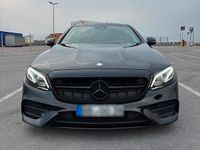 Gebraucht Mercedes E220 AMG 194 PS (142 kW) 2017 Schwarz Coupé