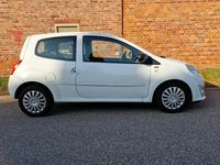 Second-hand Renault Twingo 75 CP (55 kW) 2011 Alb Hatchback