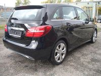 Gebraucht Mercedes B180 109 PS (80 kW) 2016 Schwarz Van / Kleinbus