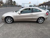 Gebraucht Mercedes C200 163 PS (119 kW) 2001 Gold Coupé