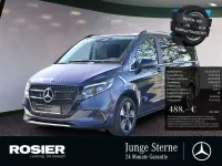 Gebraucht Mercedes V220 Avantgarde 163 PS (119 kW) 2024 Blau / sodalithblau Van / Kleinbus