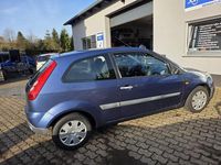 Gebraucht Ford Fiesta 59 PS (43 kW) 2006 Blau Kleinwagen