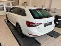 Gebraucht Skoda Superb Style 218 PS (160 kW) 2022 Moonweiß perleffekt Kombi