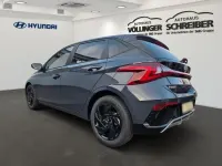 Neu Hyundai i20 Blackline 101 PS (74 kW) 2026 Grau Limousine