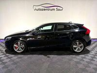 Gebraucht Volvo V40 Kinetic 150 PS (110 kW) 2015 Schwarz Limousine