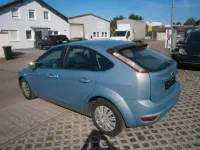 Gebraucht Ford Focus Ghia 101 PS (74 kW) 2008 Blau Limousine