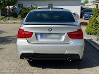 gebraucht BMW 335 E90 D M Paket*Sehr Sauber*AHK*Voll*SHD*H&K*8-Fach*SH*