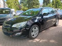 Gebraucht Opel Astra Edition 120 PS (88 kW) 2011 Schwarz Kombi