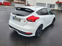 gebraucht Ford Focus 2,0 EcoBoost ST *8-fach bereift*