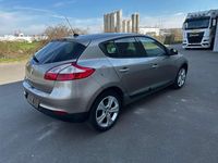 Gebraucht Renault Mégane Dynamique 140 PS (102 kW) 2010 Atacamabeige Limousine