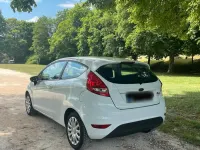 Gebraucht Ford Fiesta 60 PS (44 kW) 2009 Weiß Kleinwagen