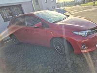 Gebraucht Toyota Auris Edition 90 PS (66 kW) 2014 Rot Kleinwagen