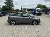 Gebraucht Mercedes B200 136 PS (100 kW) 2015 Grau Kleinwagen