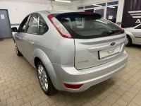 Gebraucht Ford Focus Style 116 PS (85 kW) 2009 Silber Limousine