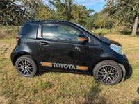 Gebraucht Toyota iQ 68 PS (50 kW) 2011 Schwarz Kleinwagen