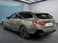 Gebraucht BMW 550e 489 PS (359 kW) 2025 Grau Kombi