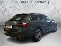 Gebraucht Skoda Superb LAURIN & KLEMENT 200 PS (147 kW) 2022 Grau Kombi