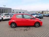 Gebraucht Toyota Yaris Life 99 PS (72 kW) 2015 Rot Kleinwagen
