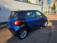 Używany Smart ForFour Basis 90 KM (66 kW) 2016 Niebieski Hatchback