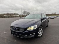 Gebraucht Volvo V60 190 PS (139 kW) 2015 Blau Kombi