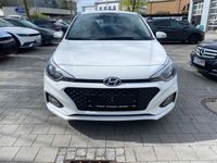 gebraucht Hyundai i20 1.2 Trend 8-Fachbereifung PDC LM SHZ LKRHZ