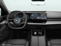 Gebraucht BMW 530e 299 PS (219 kW) 2024 Grau Kombi