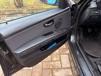 Gebraucht BMW 320 170 PS (125 kW) 2008 Schwarz Limousine