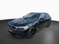 Gebraucht BMW 520 Performance 190 PS (139 kW) 2019 Black sapphire (schwarz) Kombi