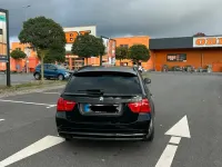 Gebraucht BMW 318 143 PS (105 kW) 2011 Schwarz Kombi