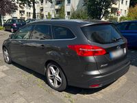 Gebraucht Ford Focus Titanium 125 PS (91 kW) 2018 Grau Kombi