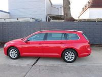 Gebraucht VW Passat Business 122 PS (89 kW) 2023 Rot Kombi