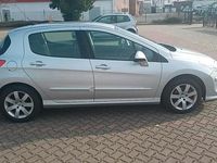 Gebraucht Peugeot 308 120 PS (88 kW) 2008 Silber Limousine