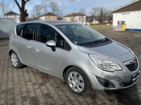 Gebraucht Opel Meriva Design Edition 101 PS (74 kW) 2012 Silber Van / Kleinbus