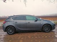 Gebraucht Opel Astra Sport 165 PS (121 kW) 2012 Grau Kleinwagen