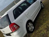 Gebraucht Opel Zafira Edition 140 PS (102 kW) 2010 Weiß Van / Kleinbus