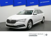 Gebraucht Skoda Superb Ambition 150 PS (110 kW) 2022 Moonweiß perleffekt Kombi