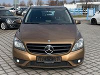 Gebraucht Mercedes B200 136 PS (100 kW) 2012 Beige Van / Kleinbus