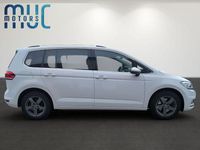 Gebraucht VW Touran Highline 150 PS (110 kW) 2017 Pure white Van / Kleinbus