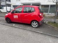 Gebraucht Hyundai i10 90 PS (66 kW) 2012 Rot Kleinwagen