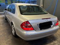 Gebraucht Mercedes E240 Elegance 177 PS (130 kW) 2005 Silber Limousine