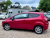 Gebraucht Ford Fiesta Celebration 101 PS (74 kW) 2016 Rot Kleinwagen