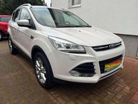Gebraucht Ford Kuga Titanium 150 PS (110 kW) 2015 Weiß SUV