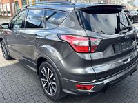 Gebraucht Ford Kuga ST-Line 150 PS (110 kW) 2018 Grau SUV