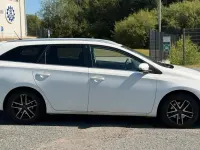 Gebraucht Toyota Auris 124 PS (91 kW) 2015 Weiß Kombi