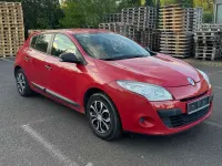 Gebraucht Renault Mégane III Authentique 101 PS (74 kW) 2011 Hellrot Limousine