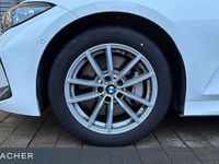 Gebraucht BMW 330 Comfort Edition 245 PS (180 kW) 2025 Alpinweiß uni Kombi