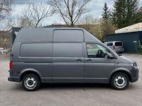 Gebraucht VW Transporter 150 PS (110 kW) 2018 Grau Van