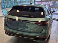 Neu VW Passat Elegance 150 PS (110 kW) 2026 Grün Kombi