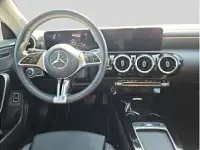 Gebraucht Mercedes CLA200 150 PS (110 kW) 2024 Silber (mondstein silber) Coupé