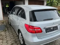 Gebraucht Mercedes B180 122 PS (89 kW) 2014 Grau Kleinwagen